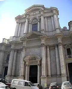 La façade de l'église de Santa Maria in Campitelli.