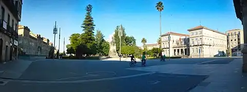 Vue panoramique de la place