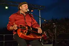  Jean-Brice Viétri, joueur de vielle occitan.