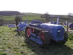 Tracteur County à chenilles sur base de Fordson Super Major.