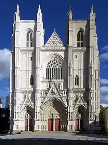 Façade occidentale de la cathédrale.