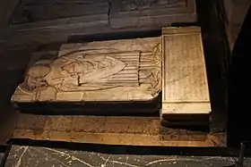 Dalle funéraire d’Izarn de Barrière (PM34001498)