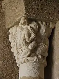 Portail nord de l'abbatiale : chapiteau représentant le massacre des Innocents.