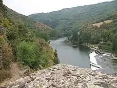 Le Tarn vu depuis la terrasse du château.