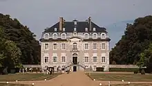Le château de Reverseaux à Rouvray-Saint-Florentin, Eure-et-Loir.