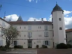 Façade nord du château de 'Salha' situé au bourd de Bardos