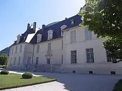 Vue du château depuis l'ancienne orangerie