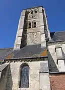 Le donjon carré central date du IXe siècle.