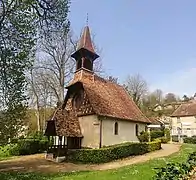 Photographie de la chapelle Notre-Dame-des-Sept-Joies de Fermaincourt depuis la Route de la Forêt.
