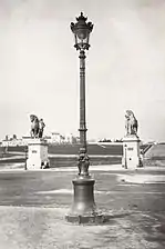 En 1878, la colline de Chaillot n'est pas encore occupée par le palais du Trocadéro.