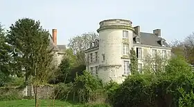 La tour du château du Fort-des-Salles.