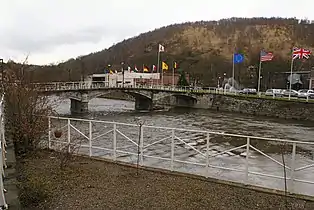 Pont sur la Vesdre et Casino au second plan.