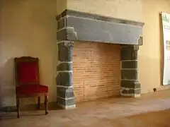 Cheminée de la salle voisine de la Salle verte.