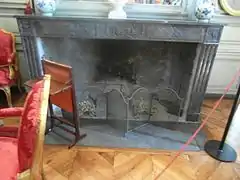 Cheminée de la chambre du Roi.