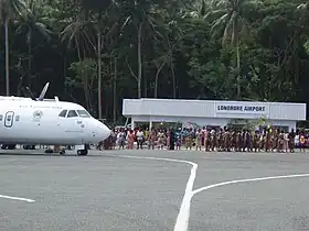 Danses traditionnelles lors de l'inauguration de l'aéroport en juillet 2009