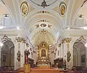 Maître-autel et abside.