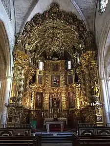Chœur de style baroque de la basilique.