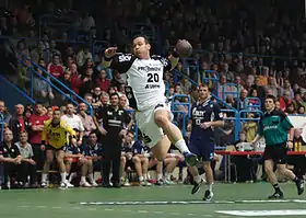 Tir en extension de Christian Zeitz.