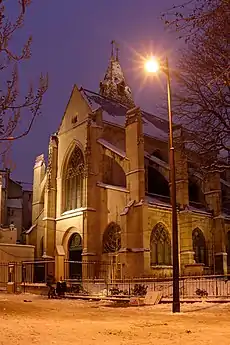 L'église de nuit.