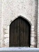 Le portail du clocher-porche et son arc de décharge