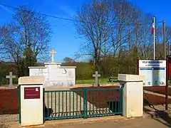 Le cimetière militaire.