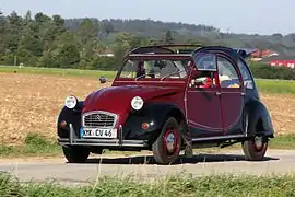 Citroën 2 CV (1948), bicylindre boxer Citroën.