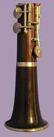 Détail de clé articulée mi bémol grave typique.