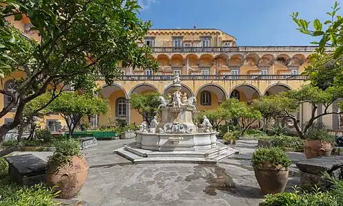 La cour du monastère de Saint-Grégoire-l'Arménien.