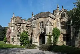 Le Clevedon Court.