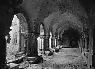 Cloître de l'abbaye de Nieul-sur-l'Autise en Vendée