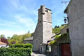 Clocher de l'église Sainte-Cécile de Cuxac-Cabardès.