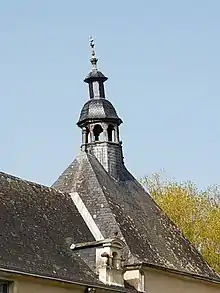 clocheton surmonté d'une merlette, élément des armoiries de la famille Le Vayer de Kerandantec