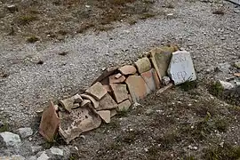 Tombe d'une adolescente.