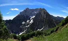 Vue du versant nord de la montagne.