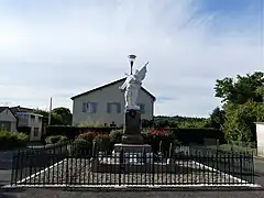 Le monument aux morts.