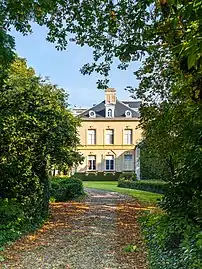 Le château vu de la rue de l'Authie.