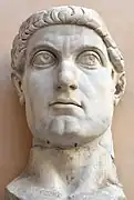 Constantin Ier. Fragment d'une statue colossale de plus de 10 m. Musées du CapitoleVers 325.
