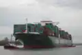 CSCL Mars, au départ du port de Hambourg sur l'Elbe