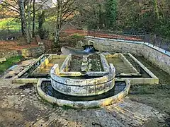 La fontaine-lavoir-abreuvoir.