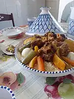 Couscous à la viande et aux légumes.