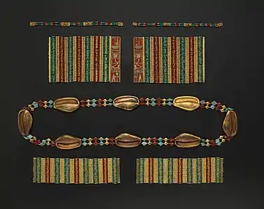 Bijoux de la princesse Sathathoriounet (r. d'Amenemhat III). Met