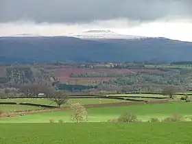 Le Cross Fell enneigé vu depuis l'ouest.
