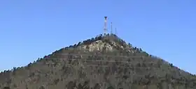 Vue de la face orientale de Currahee Mountain.