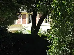 L'ancienne galerie d'anatomie comparée de Cuvier (ultérieurement appelée « bâtiment de la baleine »), ouverte au public de 1806 à 1886 côté rue Cuvier.