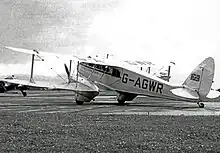 Un Morton De Havilland DH.89 Dragon Rapide à l'aéroport de Manchester en 1950.