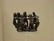 Danse rituelle. Bronze votif. VIIIe siècle. Musée archéologique d'Olympie