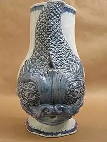 Fontaine dauphin (18e) par Fauquez.