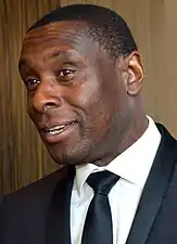 David Harewood interprète Hank Henshaw (en) / J'onn J'onzz