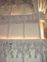 Sculpture de dentelle de pierre à l'intérieur.