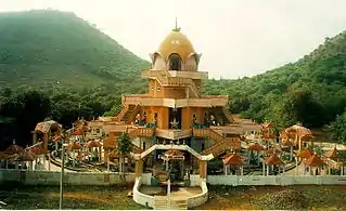 Le Devipuram, Andhra Pradesh. 1985-1994. Composé d'après le Sri Yantra.